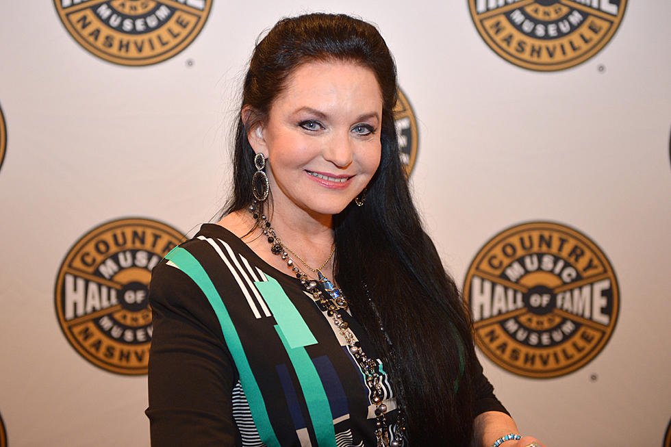 Carrie Underwood Invites Crystal Gayle to Join the Opry