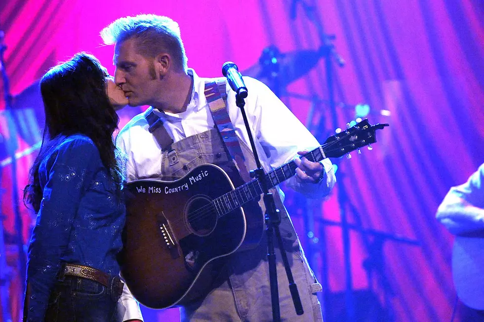 Rory Feek’s ‘One Angel’ Honors Late Wife, Duo Partner Joey Five Years After Her Death [Listen]
