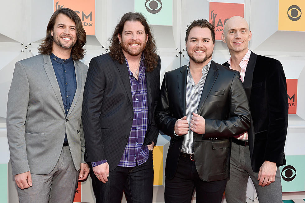 Eli Young Band’s Bus Catches Fire