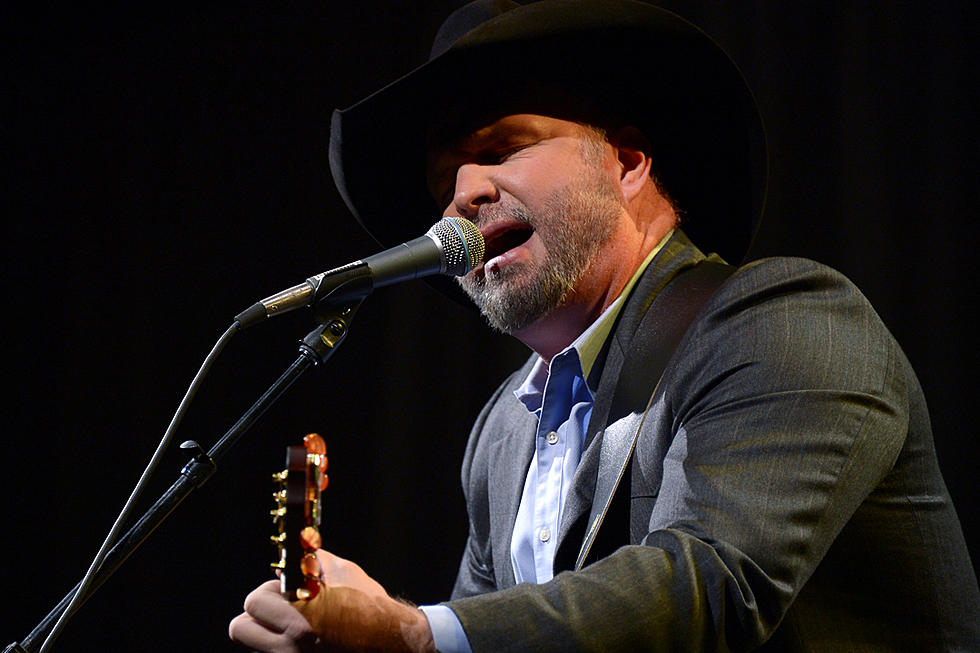 Garth Brooks Surprises Fans With Intimate SXSW Performance [Watch]