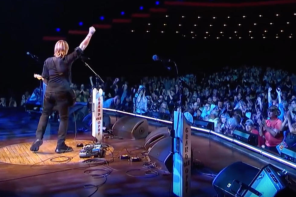 Keith Urban Has Crowd Sing Carrie's Part on 'The Fighter'