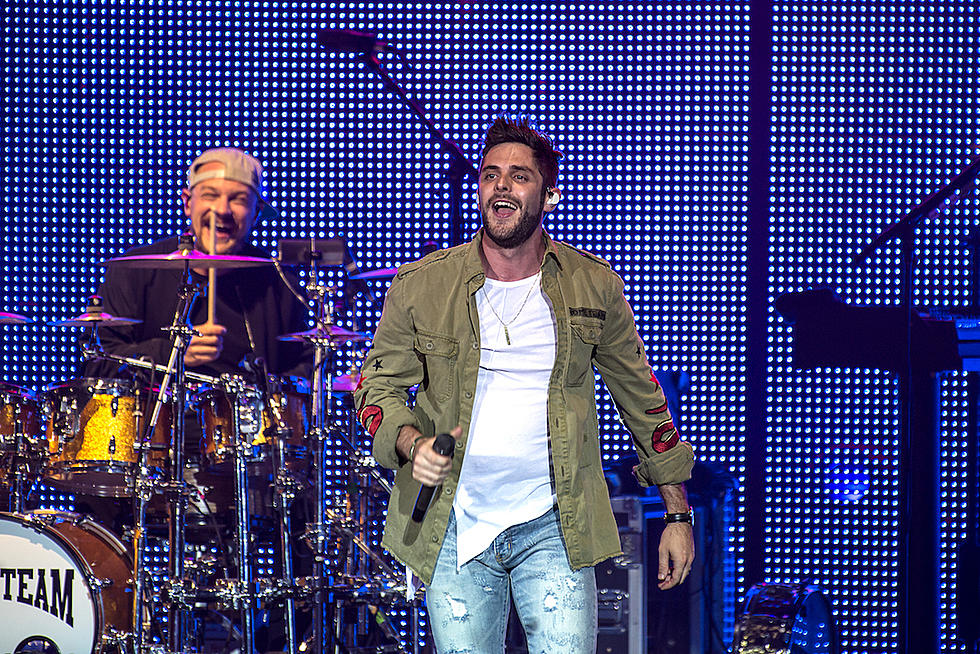 Thomas Rhett Triumphs at Massive Headlining Jersey Gig