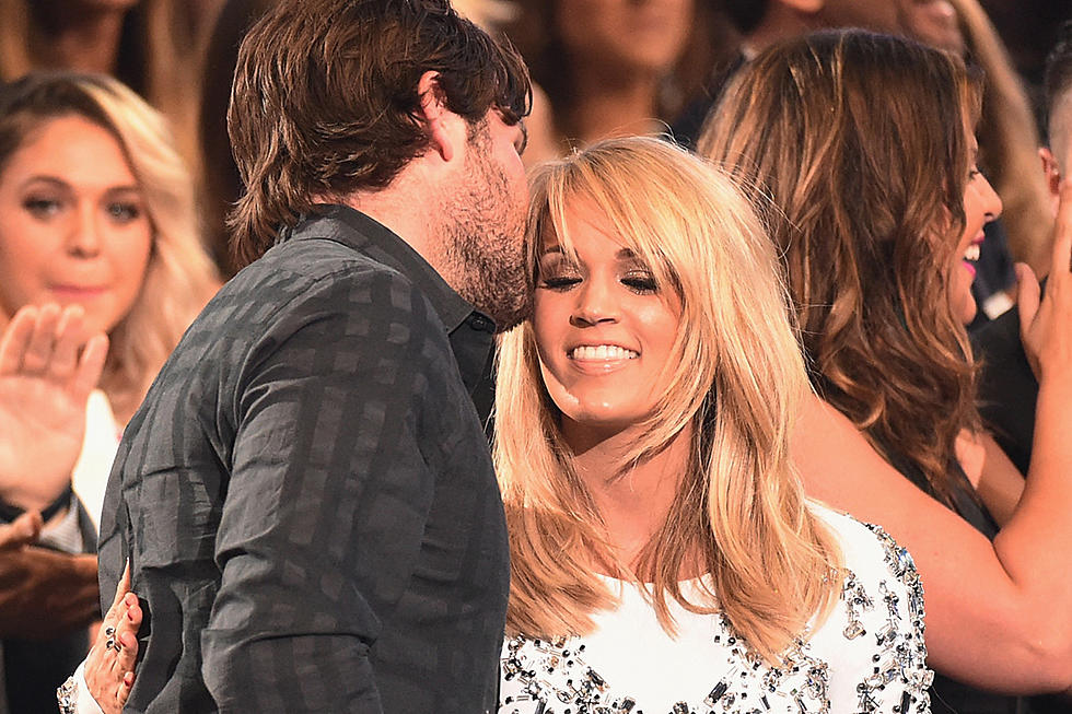 Carrie Underwood and Mike Fisher Share Anniversary Selfie, Sweet Messages