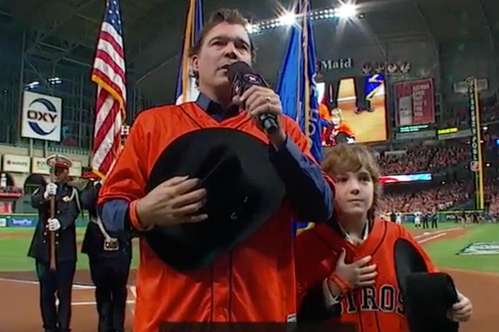 Watch Clay Walker Sing the National Anthem Before World Series Game 5