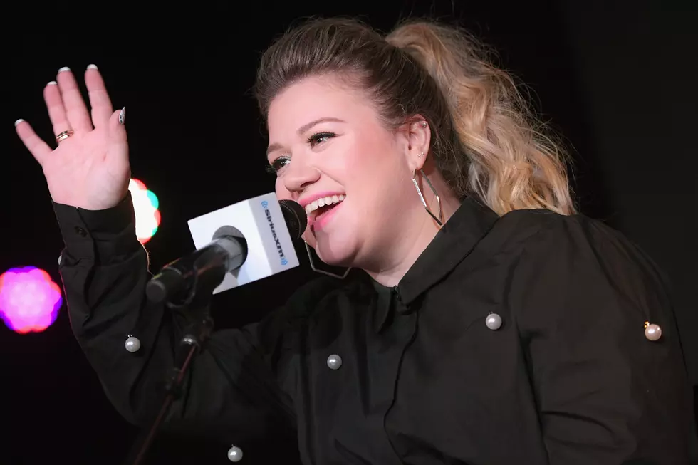 Kelly Clarkson Has ‘Country Jamz’ on the Way, Written by a Top Songwriter