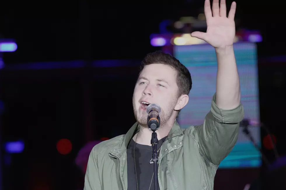 Hear Scotty McCreery Recite ”Twas the Night Before Christmas,’ Because It’s the Holidays