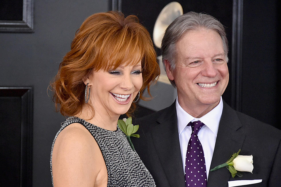 Reba McEntire’s New Boyfriend Is a Geologist, Photographer and Charmer