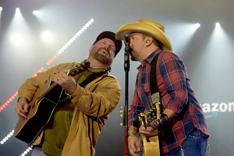 Garth Brooks Joins Jason Aldean Live to Jam on ‘Friends in Low Places’ [Watch]
