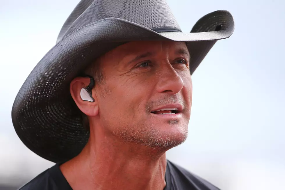 WATCH—Tim McGraw Falls Off the Stage Over the Weekend in Arizona