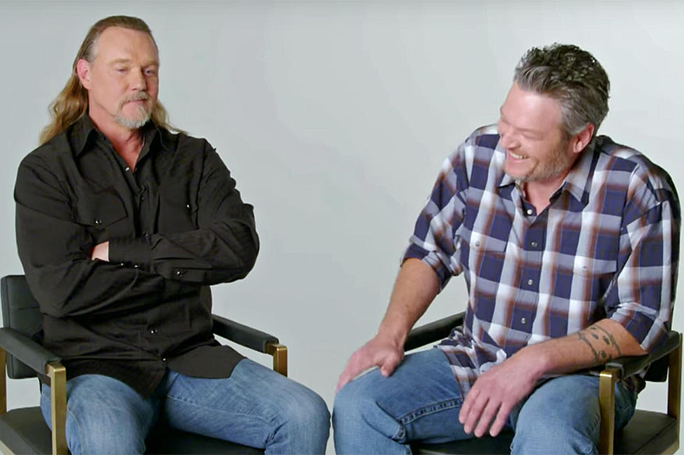Watch Blake Shelton + Trace Adkins' Candid 'The Voice' Outtake