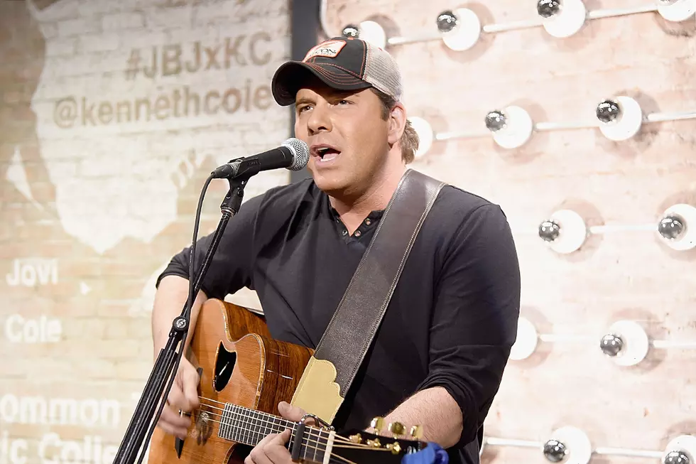 Rodney Atkins&#8217; Son Is Learning to Play Guitar