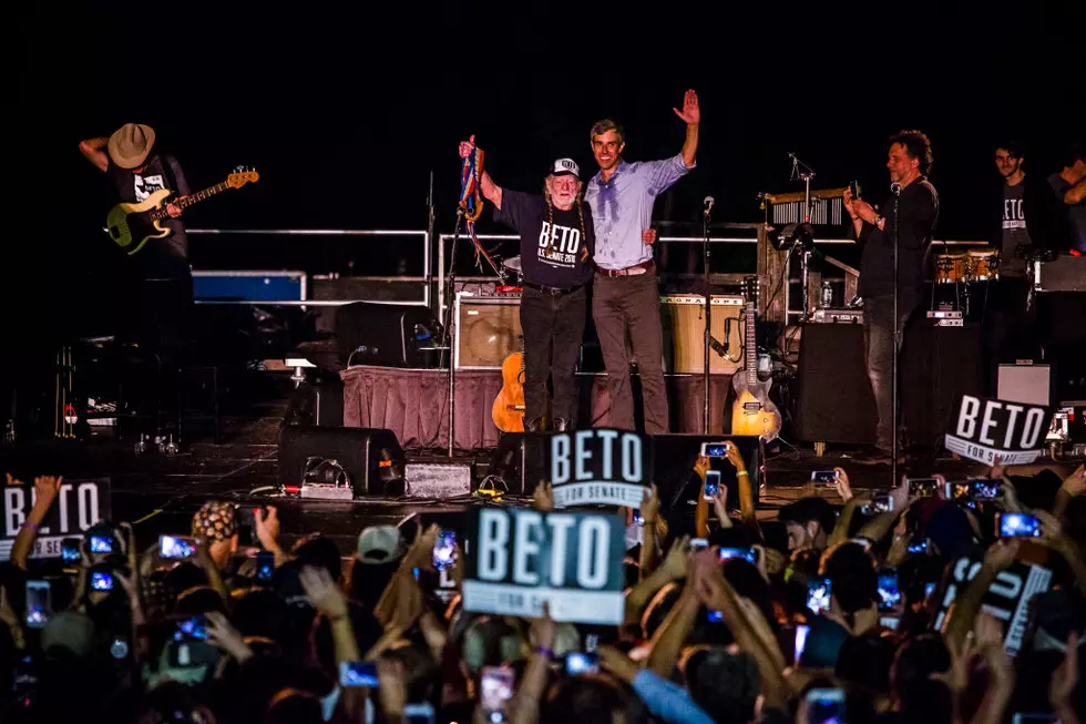 Willie Nelson Debuts New Song For O'Rourke Rally, 'Vote 'Em Out'