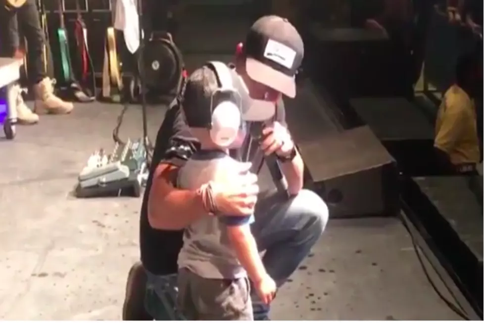 Granger Smith Shares Stage With Adorably Tiny Fan Who Won Him Over [Watch]
