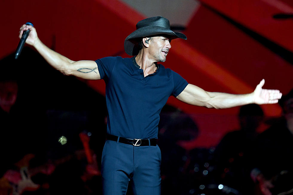 Tim McGraw Fractures His Foot Behaving Like a 20-Something