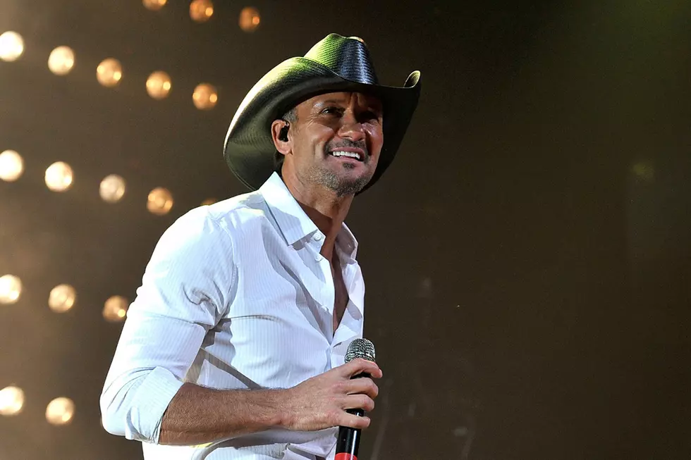 Tim McGraw Gives Fans a 'Blue Christmas' 