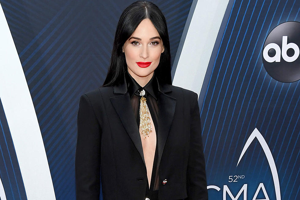 Kacey Musgraves’ Custom Versace CMA Awards Suit Was a Western Tribute