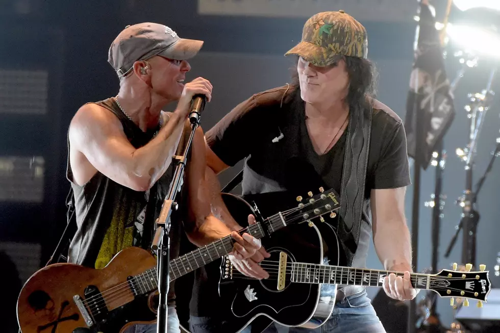David Lee Murphy, Kenny Chesney Win Musical Event at 2018 CMAs