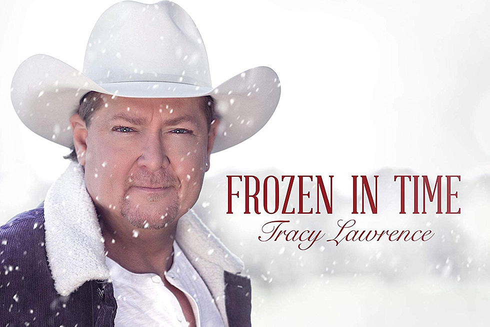 Tracy Lawrence Actually Shot His &#8216;Snowy&#8217; Christmas Album Cover in July