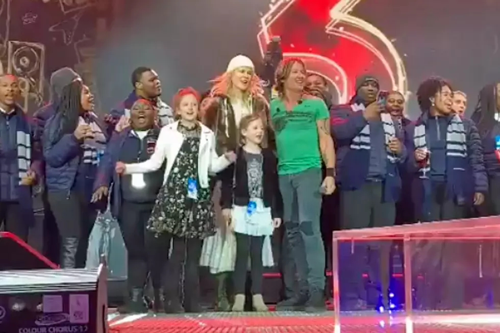 Keith Urban’s Daughters, Wife Nicole Kidman Join Him for Onstage New Year’s Eve Countdown