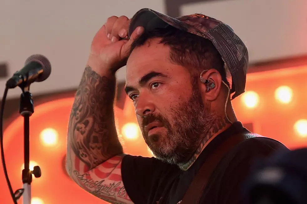 New Aaron Lewis Song &#8216;Am I the Only One&#8217; Rips Leftists, Springsteen, and More