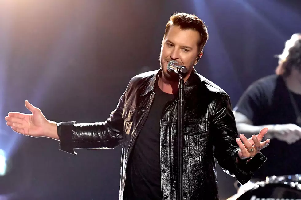 Luke Bryan Gets 2019 ACM Awards Audience Smiling With ‘Knockin’ Boots’