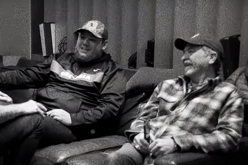 Brooks & Dunn, Luke Combs Look Relaxed, But Dedicated in ‘Brand New Man’ Studio Footage [Watch]