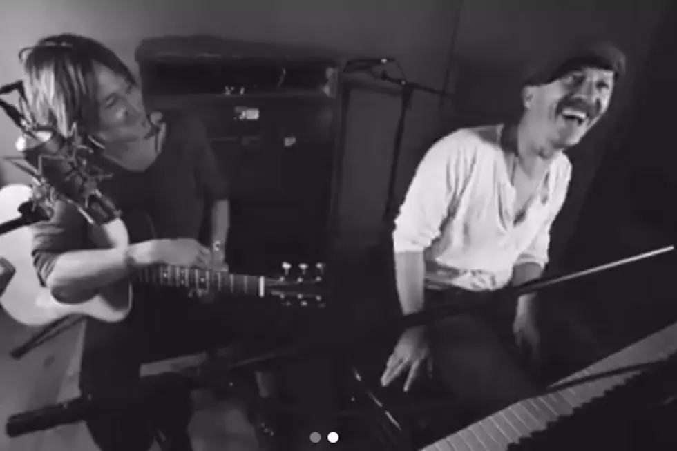 Watch Keith Urban + Foy Vance’s Epic Jam Dissolve Into Fits of Laughter