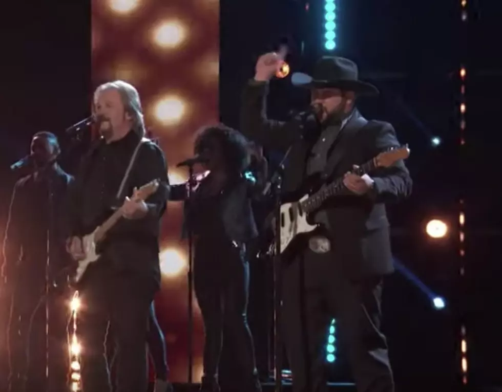 ‘The Voice': Andrew Sevener Meets Travis Tritt on Stage for ‘T-R-O-U-B-L-E’