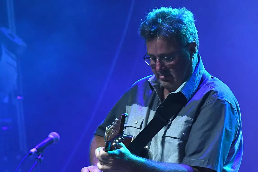 Vince Gill Dissects His Fearless New ‘Okie’ Album