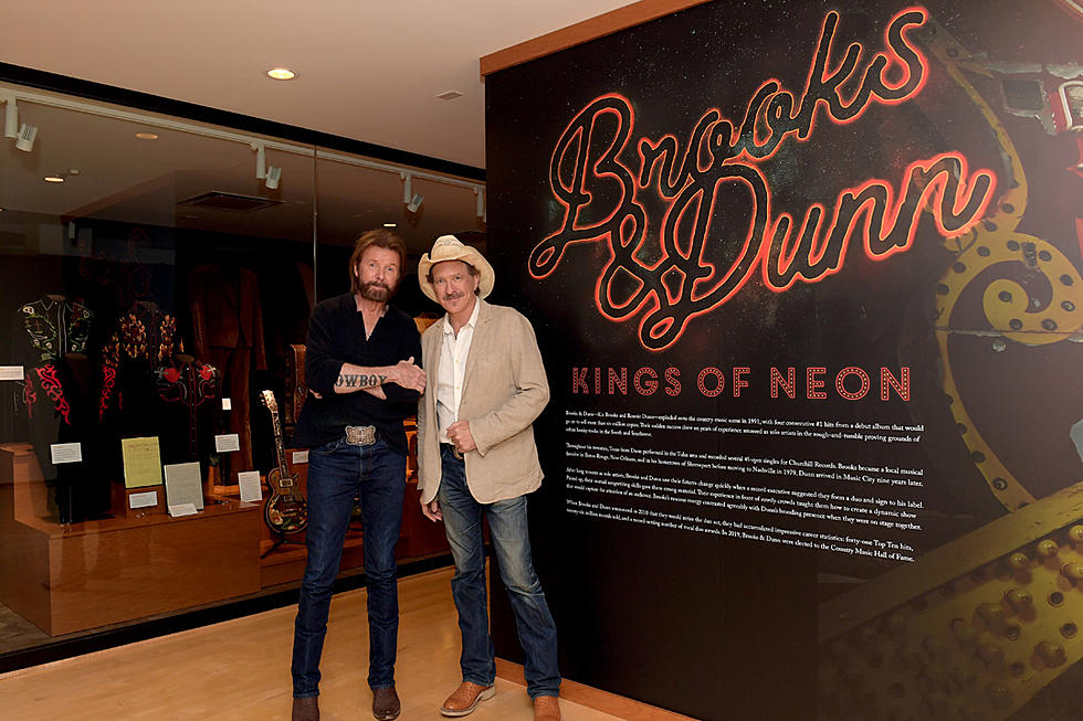 Brooks & Dunn Open 'Kings of Neon' Exhibit at Hall of Fame [Pics]