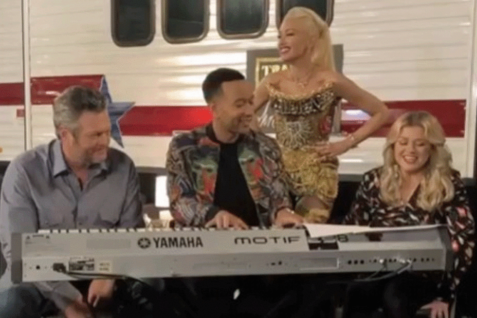 All Four ‘Voice’ Coaches Join in for No Doubt’s ‘Don’t Speak’ [Watch]