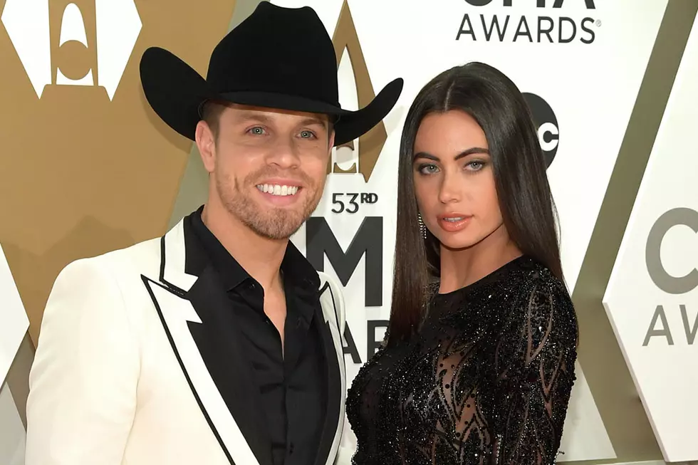 How’d Dustin Lynch Meet Girlfriend Kelli Seymour? ‘I Slid Into Her DMs’