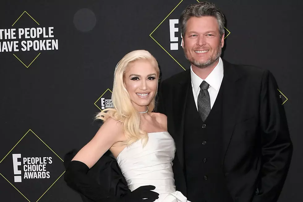 Gwen Stefani Gives Blake Shelton Sweet Shoutout During 2019 People’s Choice Awards Speech [Watch]