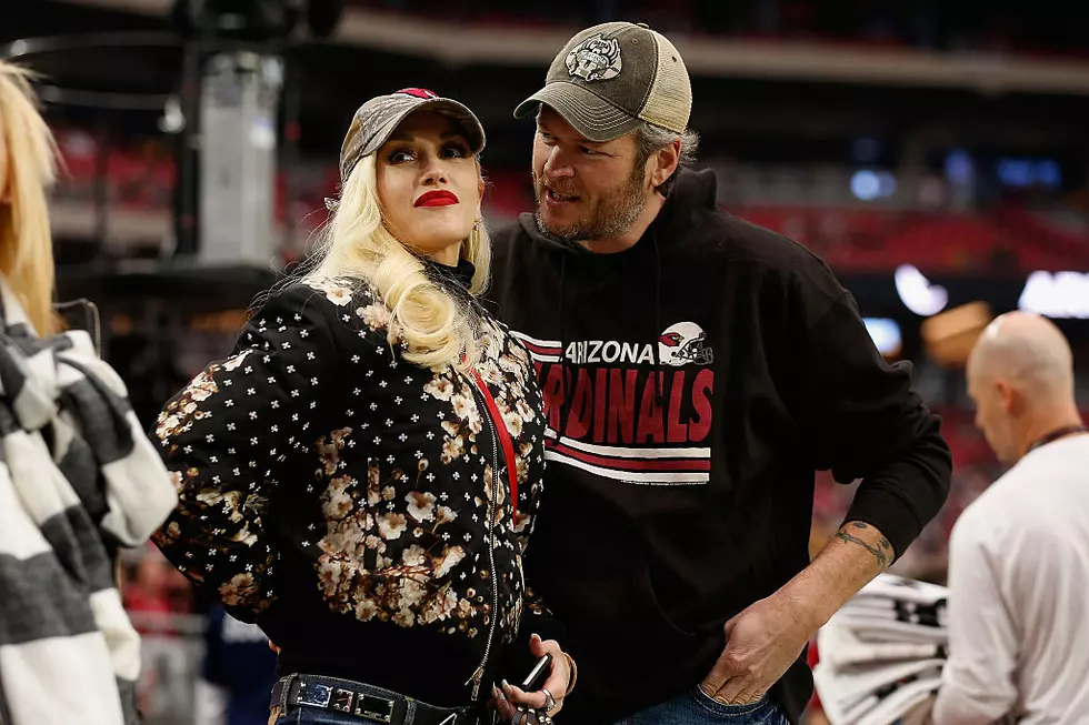 Blake Shelton and Gwen Stefani Are on the Same Team When It Comes to Football