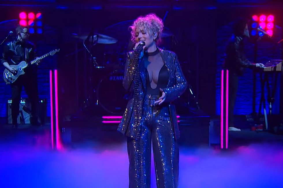 Cam Debuts Passionate &#8216;Till There&#8217;s Nothing Left&#8217; on &#8216;Late Night With Seth Meyers&#8217; [Watch]