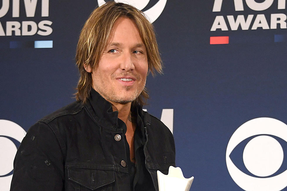 Keith Urban Talks About His Dad + More Country Music News 9 23