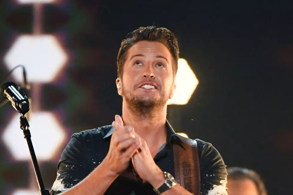 Report: Luke Bryan’s Florida Cigar Bar Crowded With No Distancing at Early Re-Opening