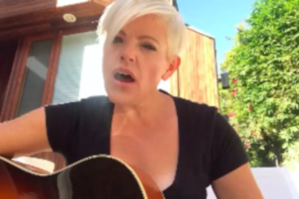 The Chicks’ Natalie Maines Serenades Kanye West, and Not Everyone Is Happy [Watch]