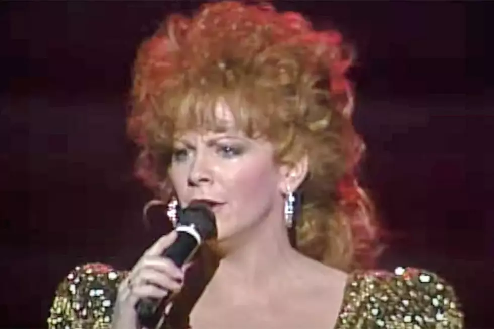 Reba McEntire’s New Concert Special Honors Band Members Who Died in 1991 Plane Crash