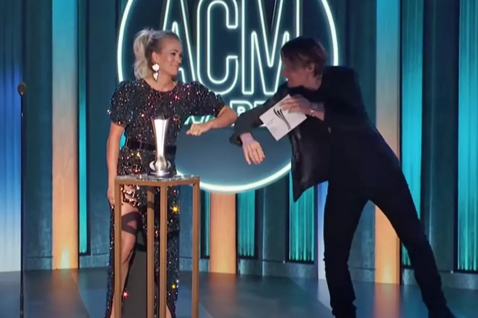 Keith Urban and Carrie Underwood’s ACMs Elbow Bump Is So Perfectly 2020