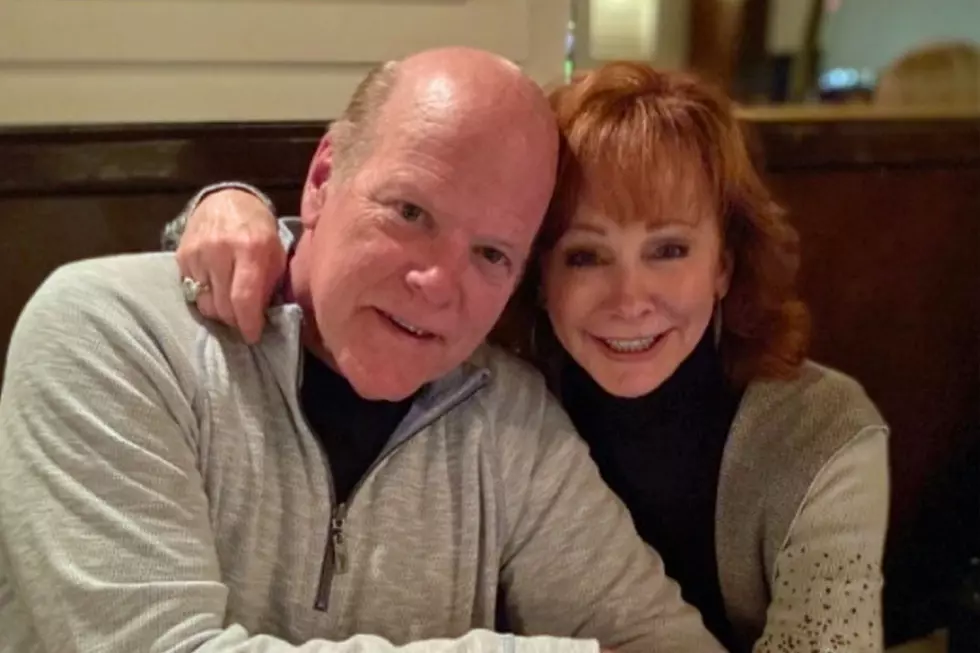 Reba McEntire and Rex Linn Can Go From Glam to Hillbilly Just Like That [Pictures]
