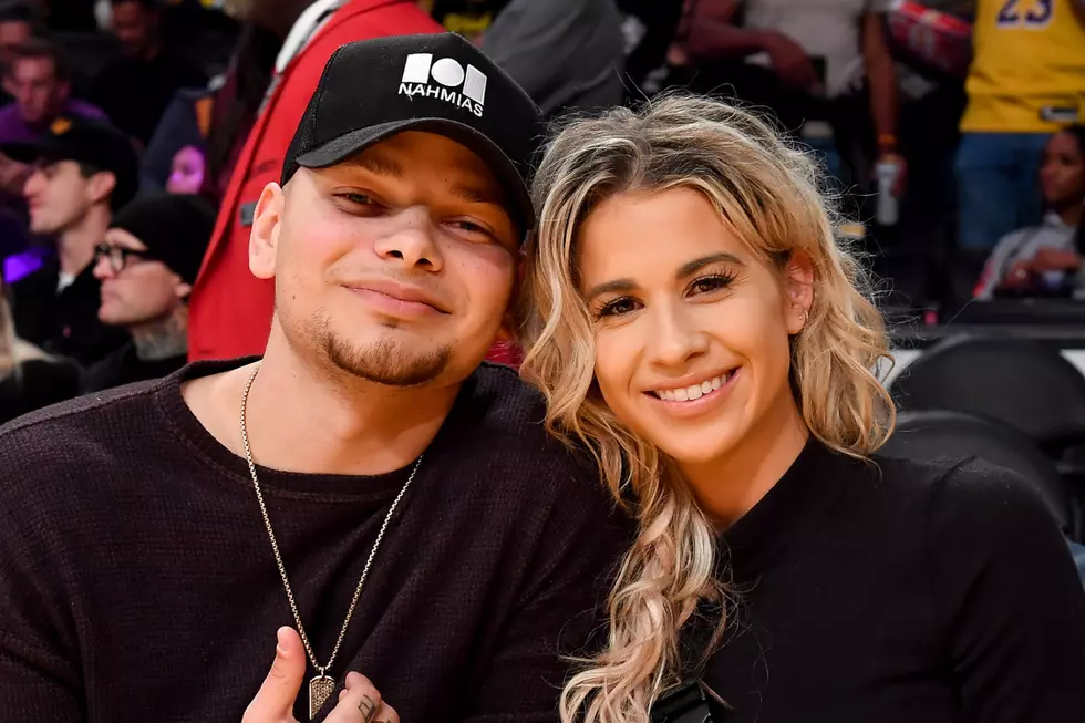 Kane Brown’s Newest Family Photo Even Includes the Dogs [Pictures]