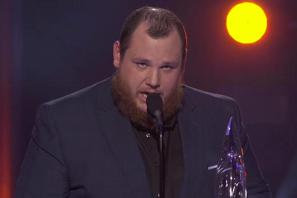 Luke Combs Crowned Male Vocalist of the Year at the 2020 CMA Awards