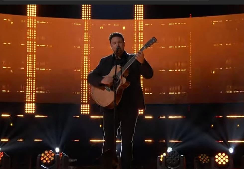 ‘The Voice’ Live Finals: Ian Flanigan Reps Country With Jamey Johnson Cover [Watch]