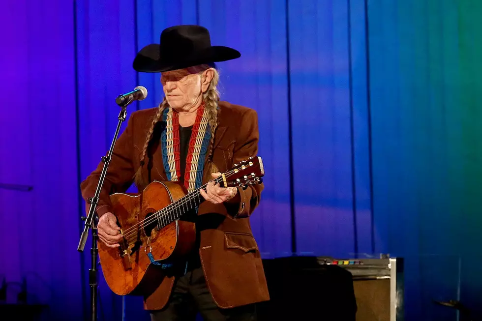 Willie Nelson Re-Records ‘I’ll Be Seeing You’ for COVID-19 Vaccine PSA [Watch]
