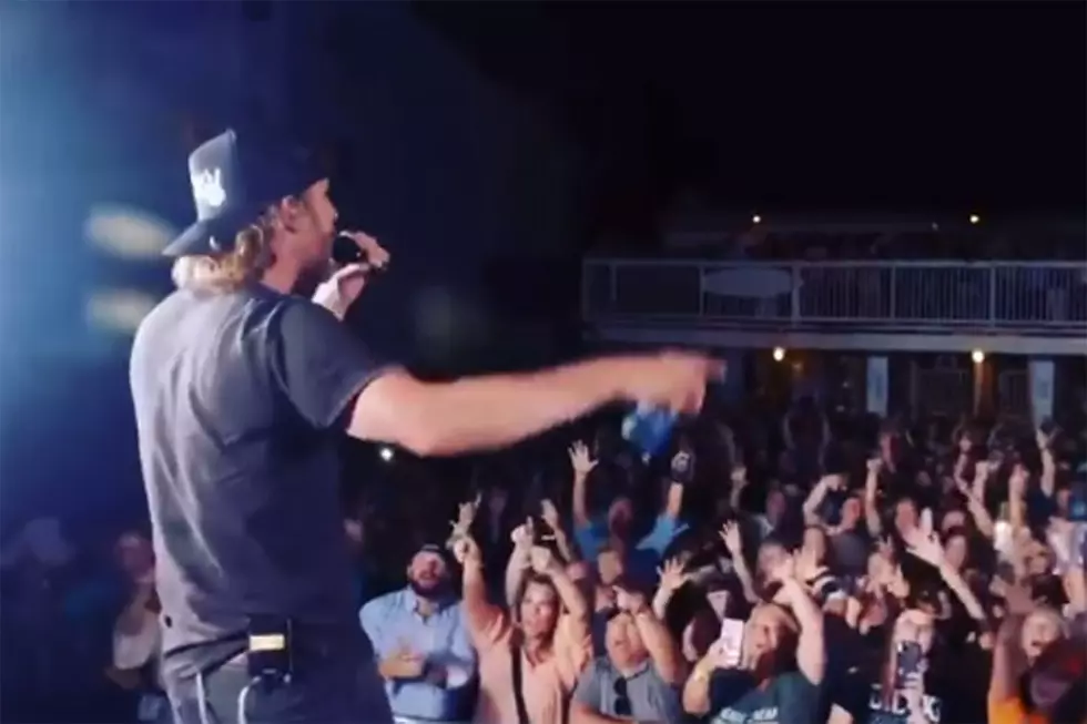 Dierks Bentley Debuts New Song, Hands Out Beers to the Crowd to Kick Off 2021 Dive Bar Tour [Watch]