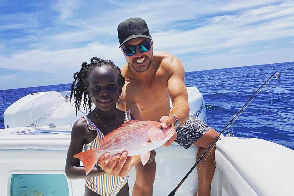Thomas Rhett's Daughter Catches First Snapper With 'Uncle Luke'