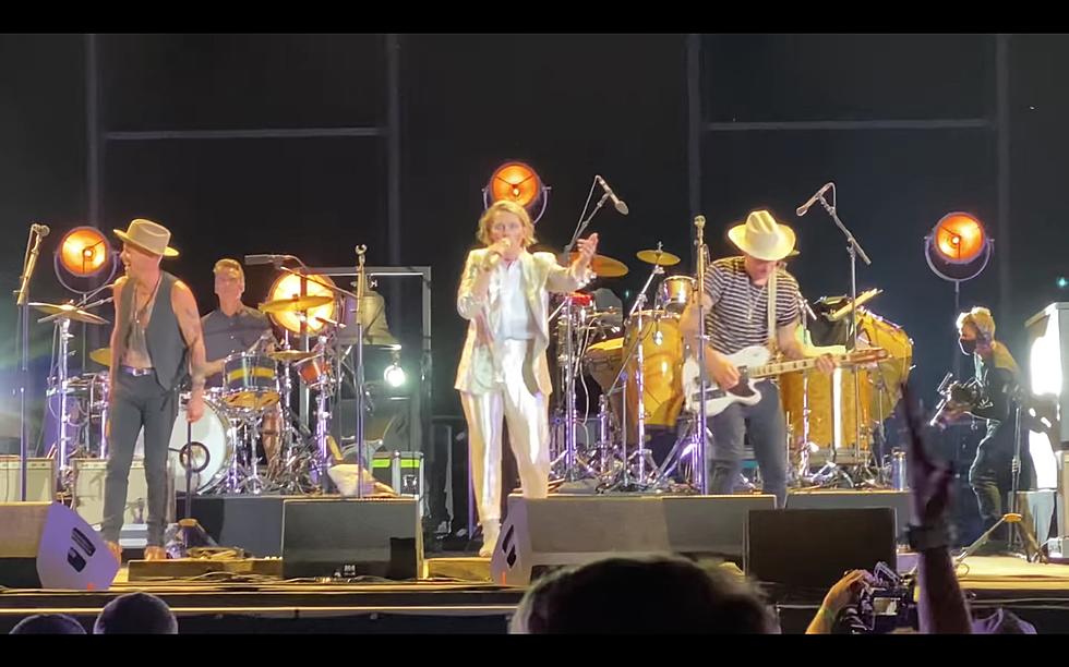 WATCH:Brandi Carlile Reunites w/ Soundgarden Members Live Onstage