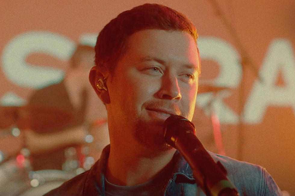 Scotty McCreery Brings ‘Damn Strait’ to ‘The Kelly Clarkson Show’ [Watch]