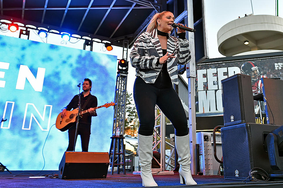 Lauren Alaina Plans Top of the World Tour for 2022